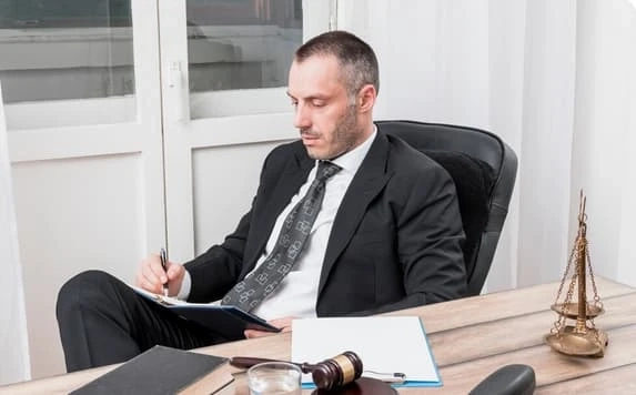 10 Steps a Personal Injury Attorney Takes to Win Your Casey Post Title