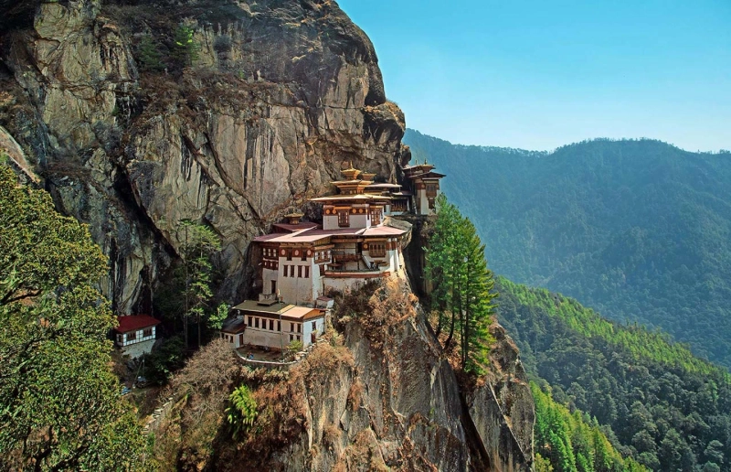 Discover the Magic of the Himalayas with the Perfect Bhutan Trip Package
