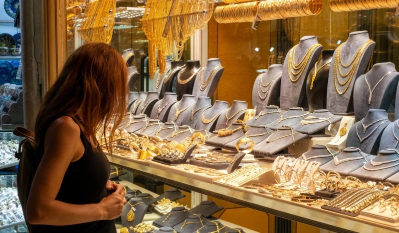 Diamond Engagement Ring Buying Guide: Expert Tips You Need to Know