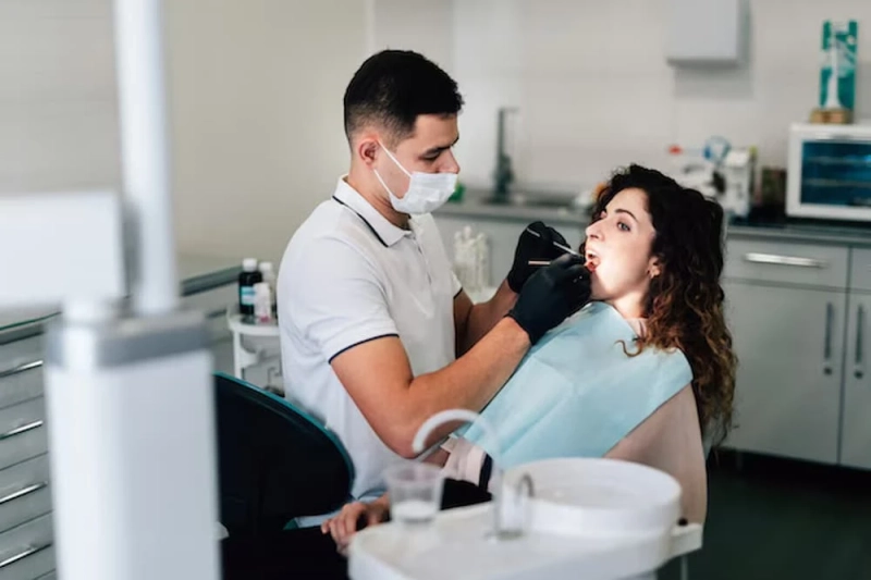 Private Dentist Care: Personal Support for Long-Term Oral Comfort