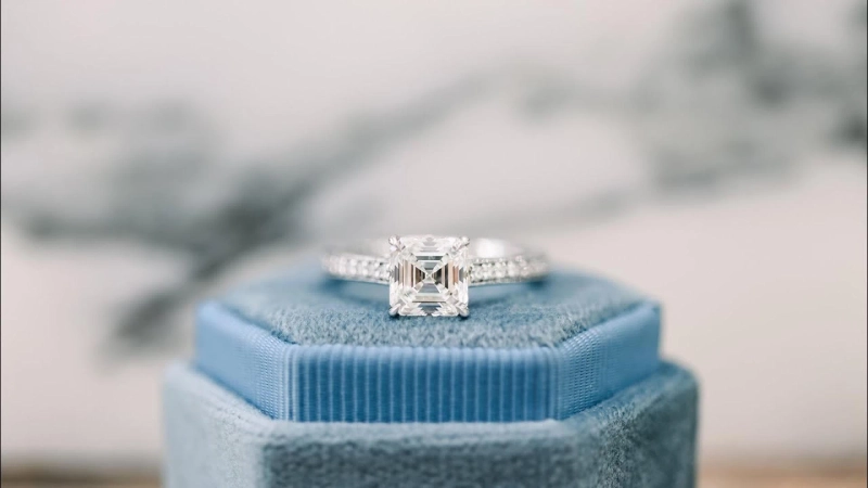 Where Modern Romance Meets Brilliance with Lab Diamond Engagement Rings