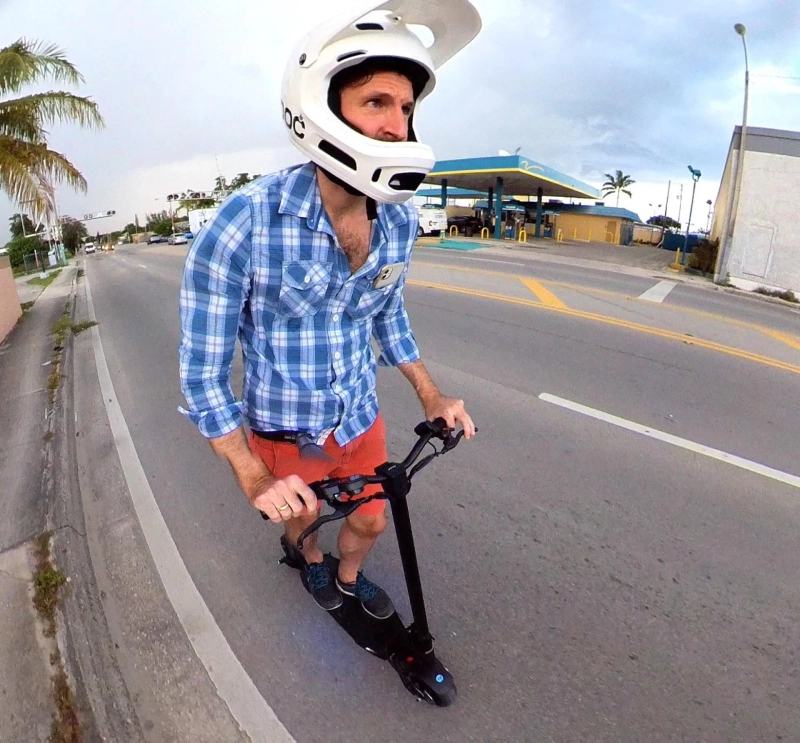 How to Choose an Electric Scooter Helmet