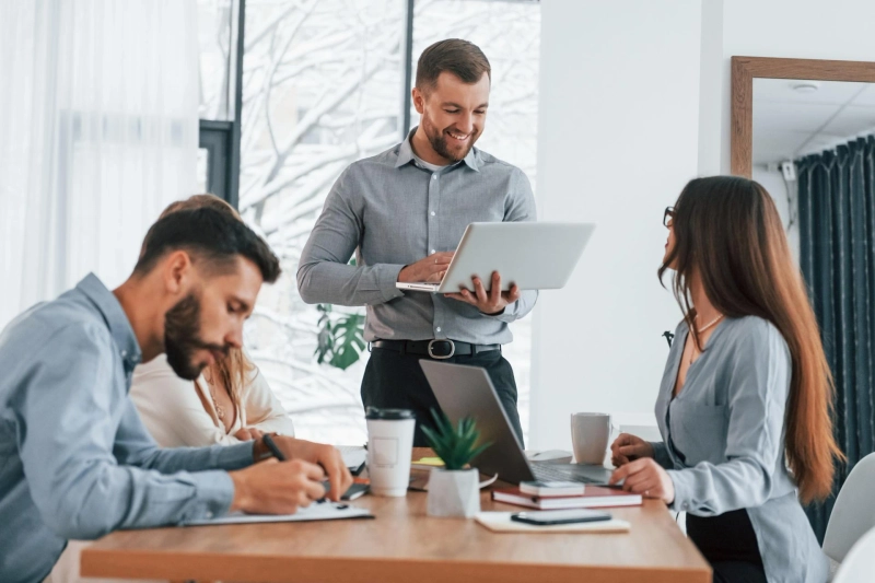 How do project management courses in Abu Dhabi enhance career opportunities in various industries?