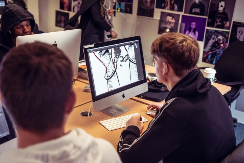 Master Adobe Photoshop: Best Courses in Delhi for Aspiring Photo Editors