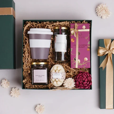Smart Budget, Big Impact: Personalized Premium Corporate Gift Ideas