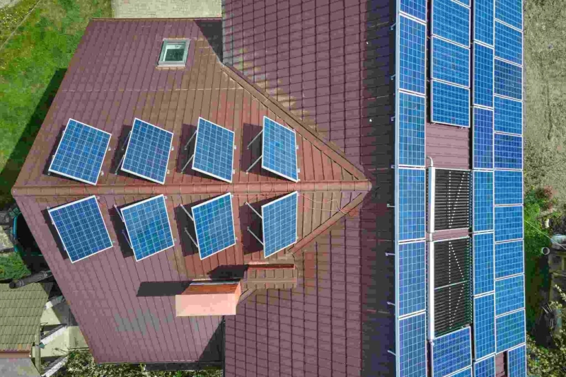 Maximising Your Solar Panel's Efficiency With Professional Cleaning