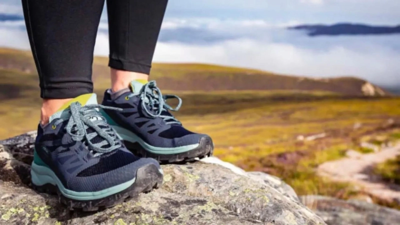 The Best Hiking Boots For Knee Pain