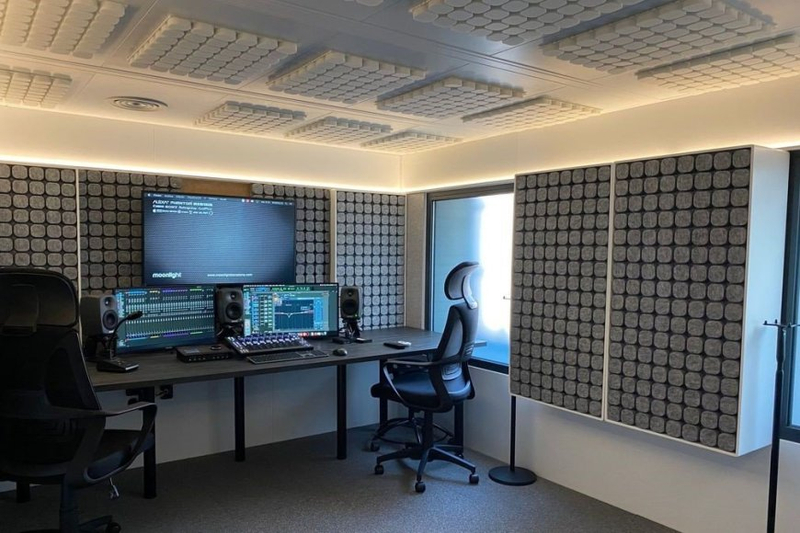 Optimizing Audio Quality: The Evolution and Importance of Acoustic Booths