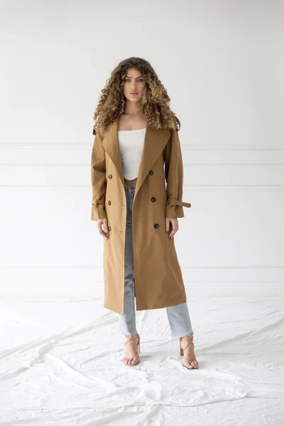 Women's Trench Coats: Stay Fashionable All Season Around