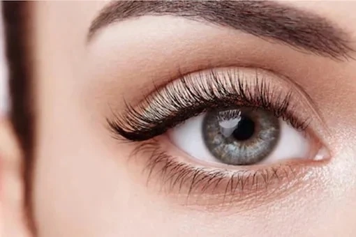 Add style with the best lash extensions in Canada