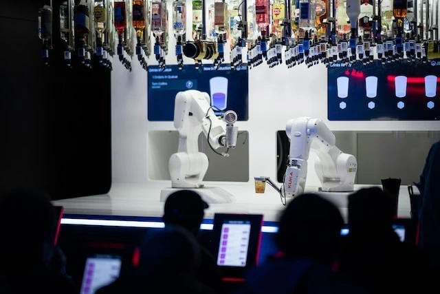 Revolutionizing Dining Experiences: The Rise of Robotics in Food Service