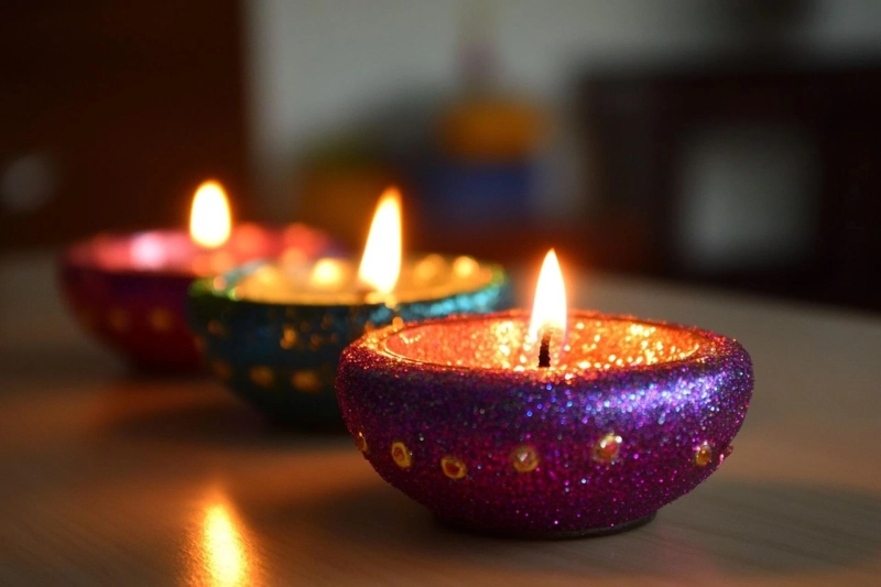 Step-by-Step Guide to Make Beautiful Handmade Diyas at Home This Diwali