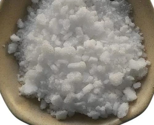 A Comparison of Camphor's Different Uses and Risks