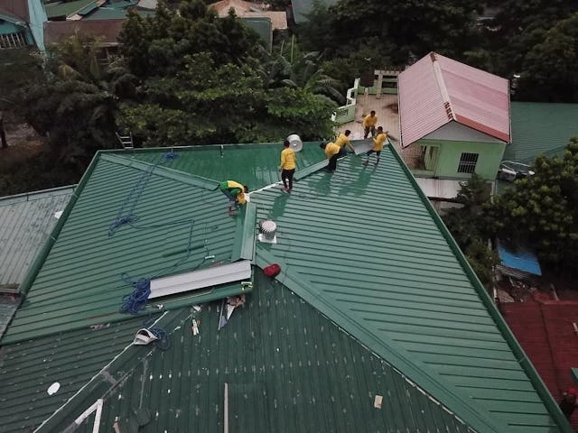 How Do You Spot the Early Signs Of Roof Leak Repair Brooklyn?