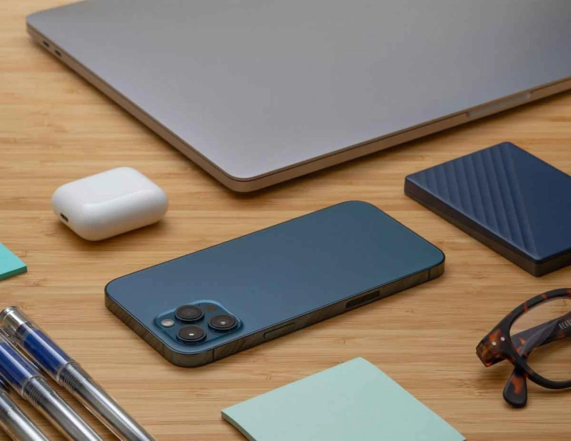 Essential accessories for your iPhone 12 reviews by ignitto