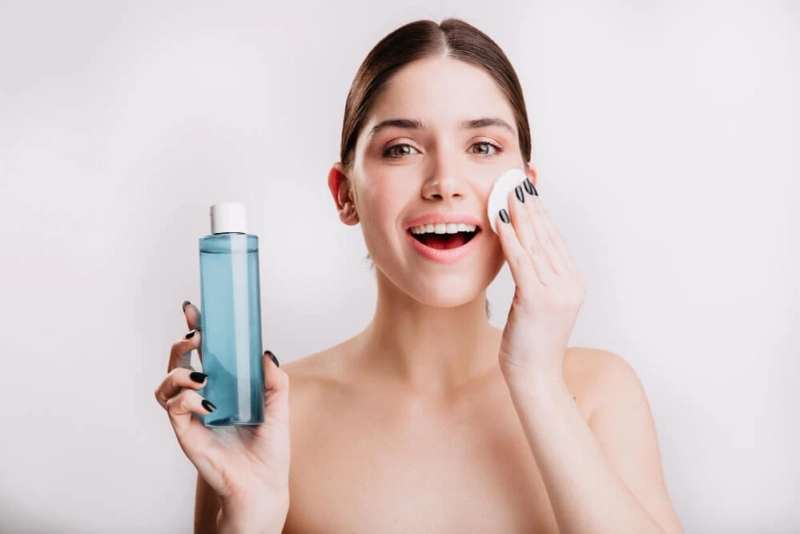 Why Dermatologists Recommend Micellar Water for Daily Cleansing?