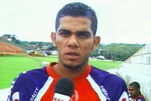 Com 20% de clube de SP, Daniel Alves quer ampliar participação