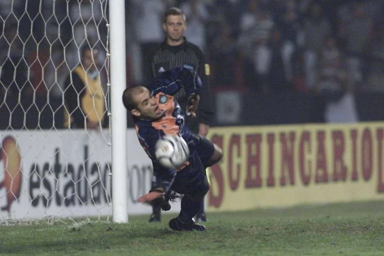 Há 20 anos, Galeano virava herói do Palmeiras ao fazer gol em rival