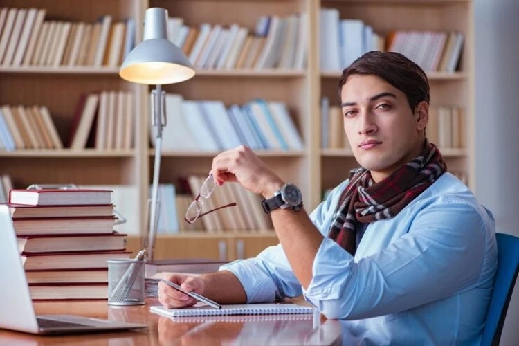 Uncover the Secrets to Finding the Best Professional Dissertation Writers in Kuwait