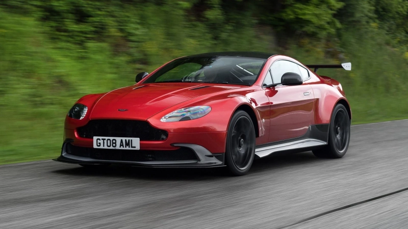 Sebuah legend a, seorang ma Aston Martin Callum Vanquish 25