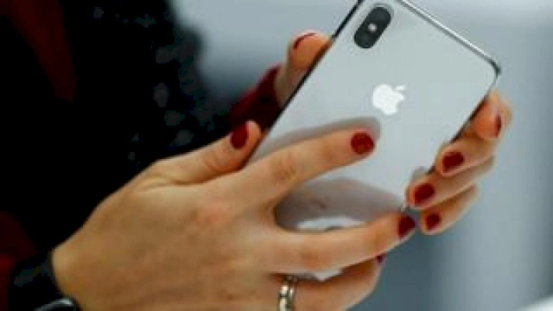 Apple iPhone at risk of hacking through email app