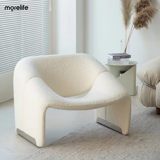 What is a Single Seat Chair and What Materials are used to Make Them?