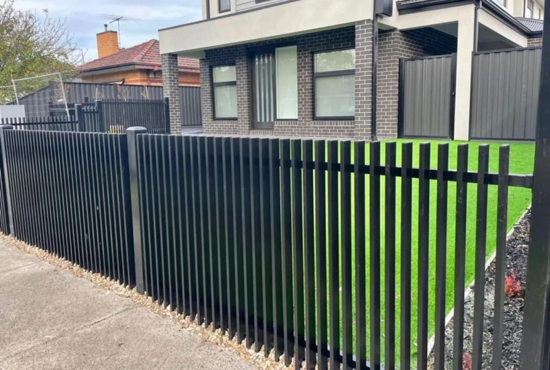 How Professional Fencing Contractors Ensure Long-Lasting Fence Installations