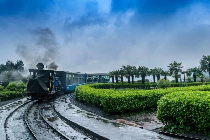 Top 10 places to visit in Darjeeling 2023