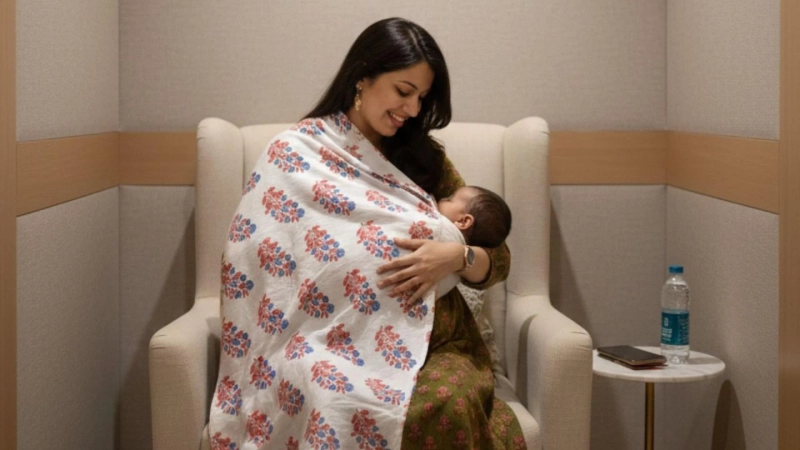 Feeding Dresses Online: Stylish & Smart Choices for Moms