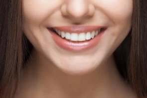 Choosing the Right Way to Whiten and Brighten Your Smile