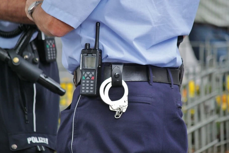 Protecting Commercial Buildings by Hiring Security Guards Services
