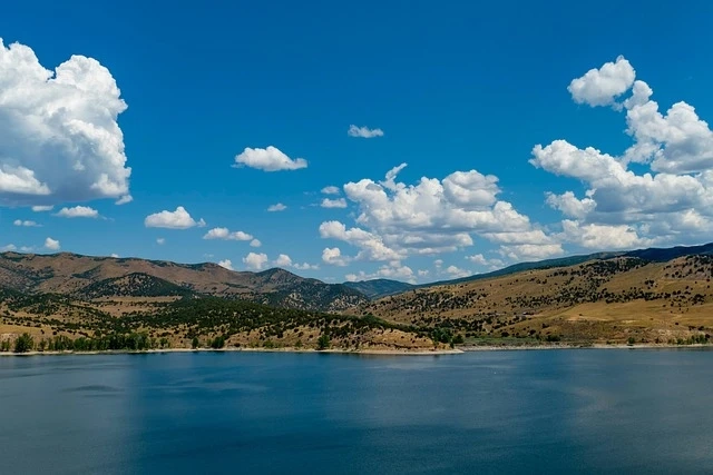 Best Time to Book Plane Tickets to Utah for Seasonal Savings