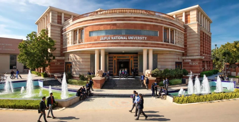 Exploring the Benefits of a PGDM in Finance for Aspiring Professionals 
