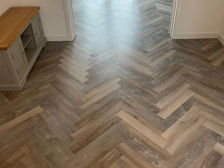 A Guide to Choosing and Working with Professional Vinyl Flooring Installers
