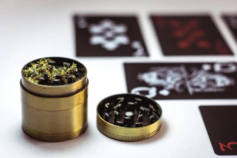 5 Reasons You Need a Weed Grinder in Your Weed Smoking Tool Kit