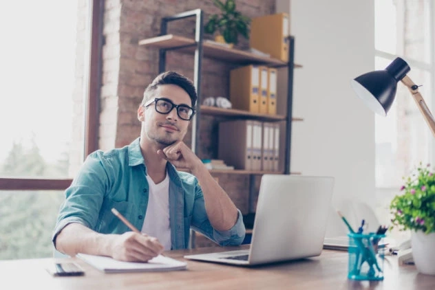The Benefits of Using a Professional UK Assignment Service