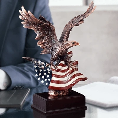 5 Unique Award Styles to Give to Your Employees