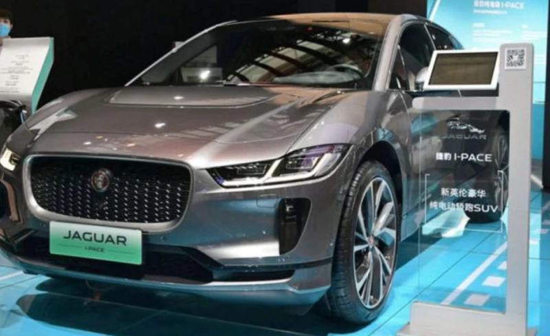 Dialogue with Bruce Lee: Jaguar Land Rover "New Decade" Opens