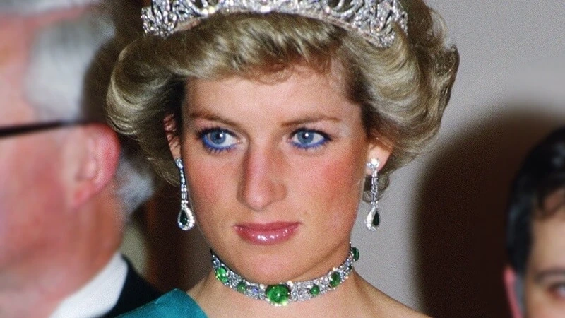 10 Strange Facts About Emerald Gemstone