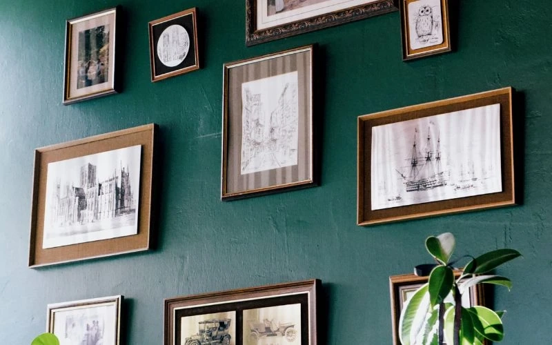 How Do Homeowners Avoid Wall Damage When Hanging Heavy Artwork? A Practical 2025 Guide