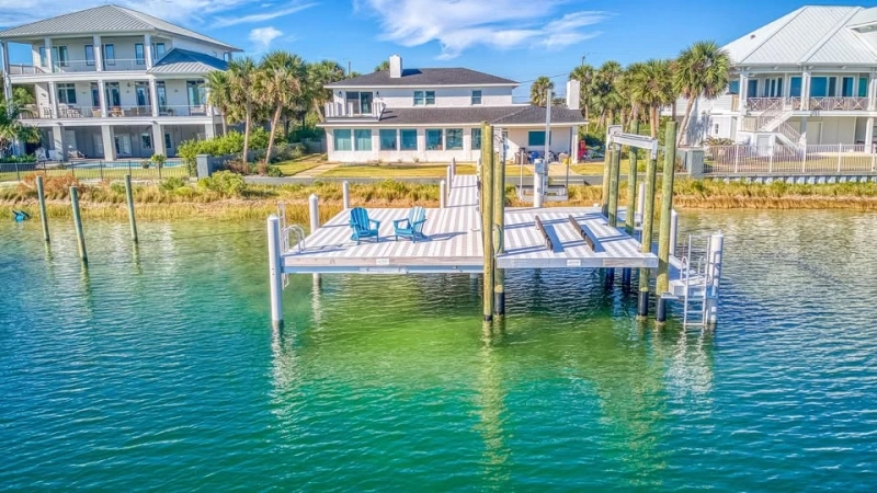 Seawall Construction: Building Strong Barriers Between Land and Sea