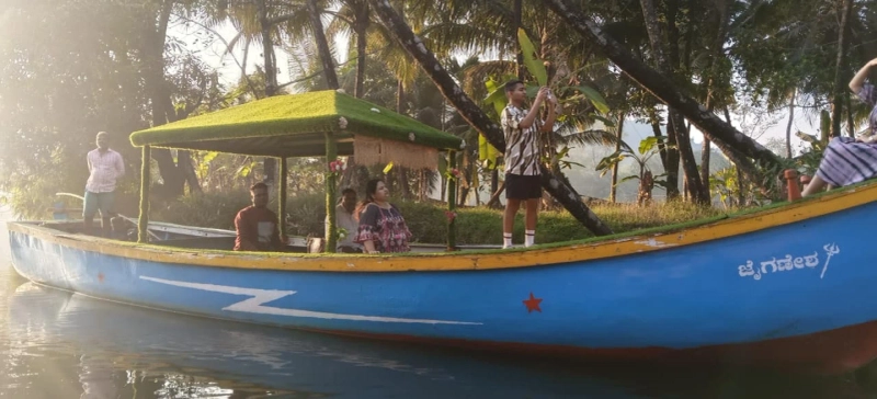 Honnavar Backwater Boating – A Peaceful Journey Through the Sharavati Backwaters