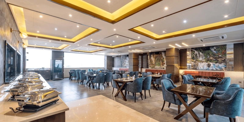 How a Hotel Restaurant Saves Time During Short Rishikesh Getaways