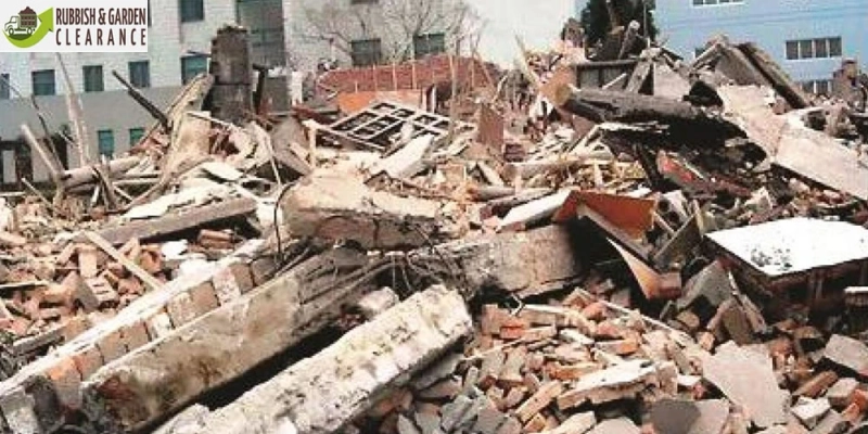 Builders Waste Clearance is easy when hiring a Rubbish and Garden Company