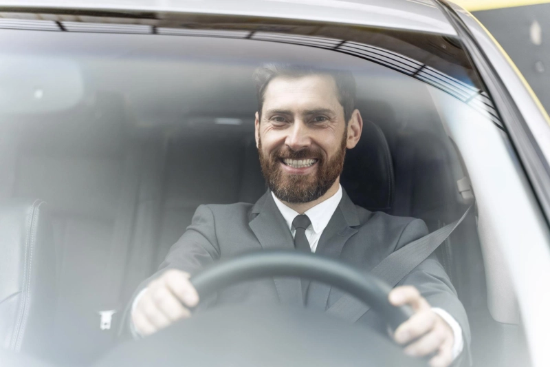 Top Benefits of Hiring a Mercedes E-Class Chauffeur for City Travel