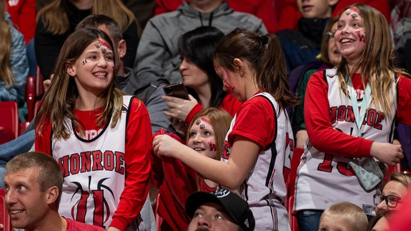 The Rise of Women's Basketball: Celebrating Trailblazers and Icons