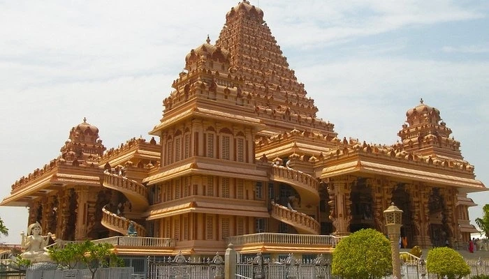 A Complete Travel Guide to Chhatarpur Temple Delhi