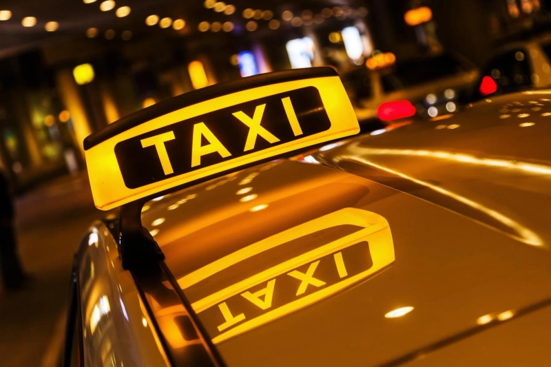 Discovering Taxi Services in Paris and Surrounding Areas