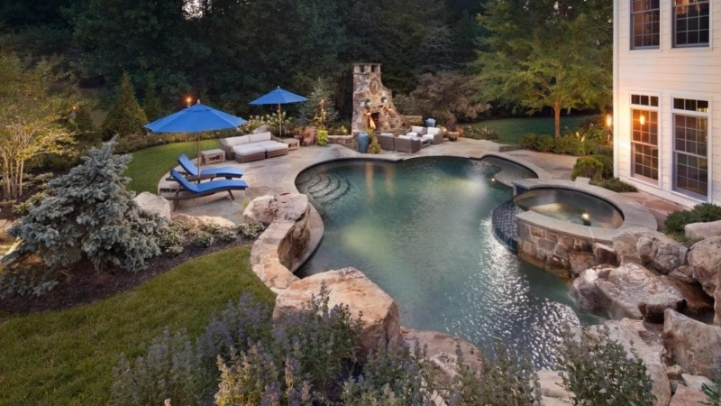 Can a concrete pool be left empty?
