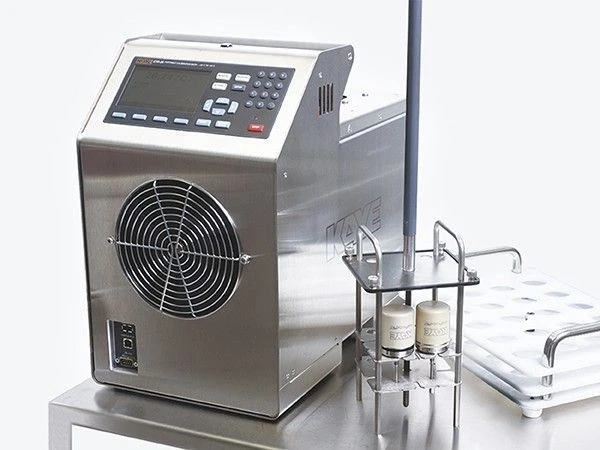 Understanding Dry Block Calibrators and Liquid Bath Calibrators: Essential Tools for Precision Temperature Calibration